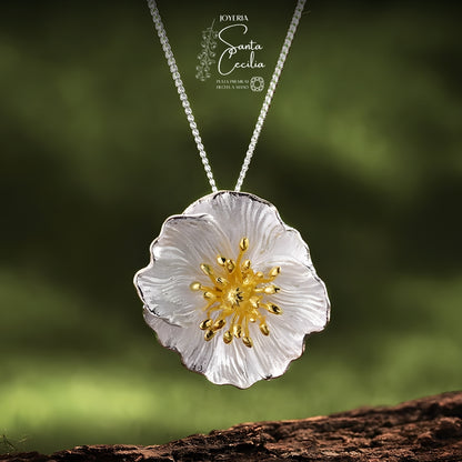 Dije Flor Amapola Detalles en Oro