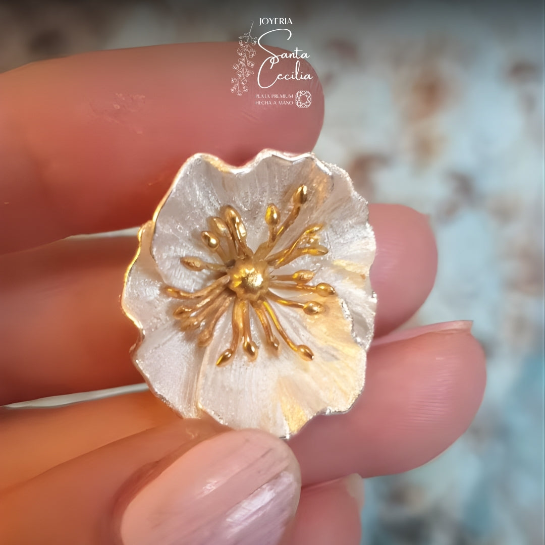 Dije Flor Amapola Detalles en Oro
