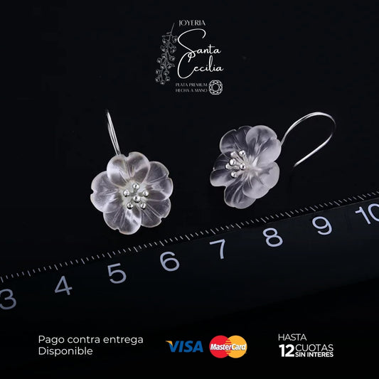 Aretes Flores bajo la lluvia