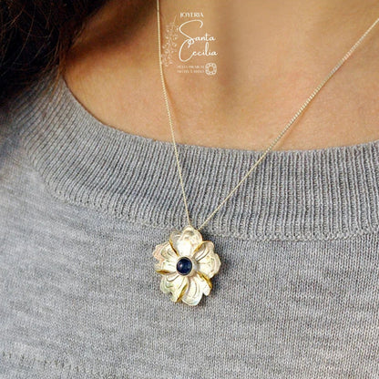 Dije Aura Floral gema  turmalina Azul Exclusiva