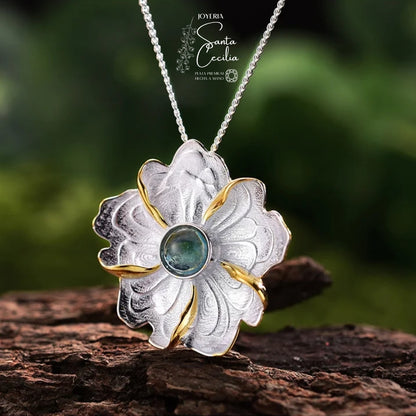 Dije Aura Floral gema  turmalina Azul Exclusiva